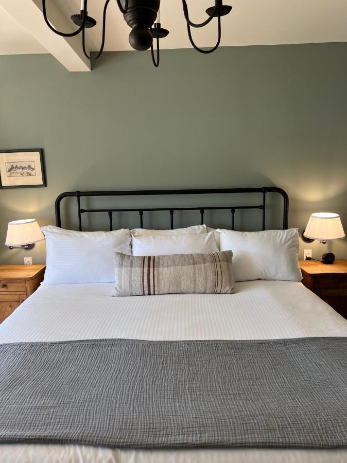Jenner Inn Inn